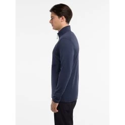 Arc'teryx Kyanite AR 1/2 Zip - Men's 14 Arc'teryx Kyanite AR 1/2 Zip - Men's -Outdoor Clothing Kyanite AR 1 2 Zip Neck Black Sapphire Side View Left rsz 81403.1675106943