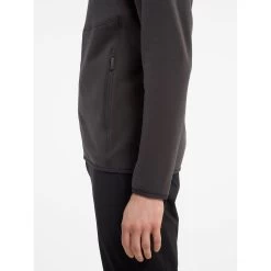 Arc'teryx Kyanite AR Hoody - Men's 18 Arc'teryx Kyanite AR Hoody - Men's -Outdoor Clothing Kyanite AR Hoody Graphite Pocket Detail rsz 33049.1674863107