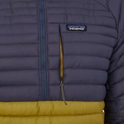 Patagonia AlpLight Down Pullover - Men's (Fall 2022) -Outdoor Clothing WBF21 85550 TXTG MKPKT rsz 01126.1667245793