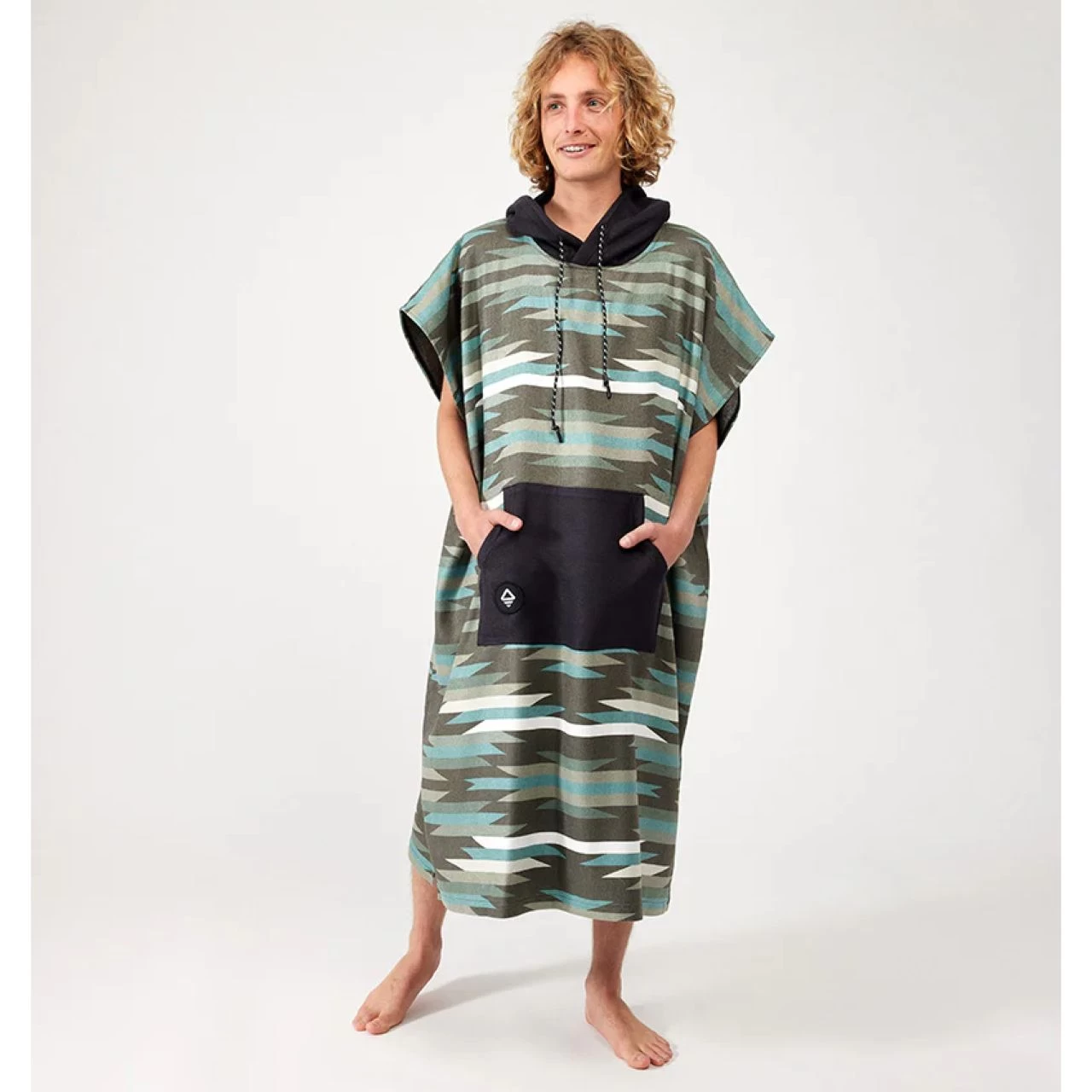 Nomadix Changing Poncho - Medium/Large 6 Nomadix Changing Poncho - Medium/Large - Image 6