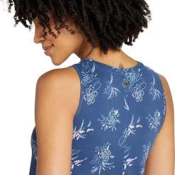 Sherpa Padma Dress - Women's (Spring 2022) -Outdoor Clothing padma dress blue model back rsz 62692.1647451314